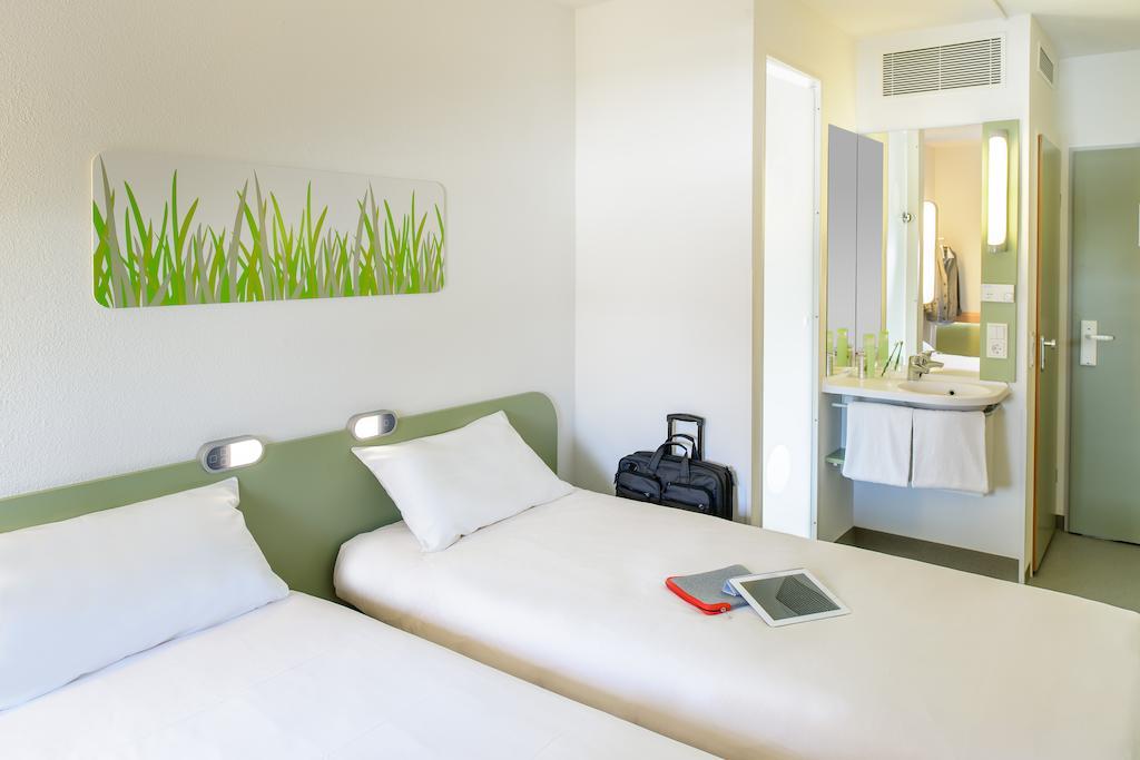 Standard Twin Room,73618013:JPEG