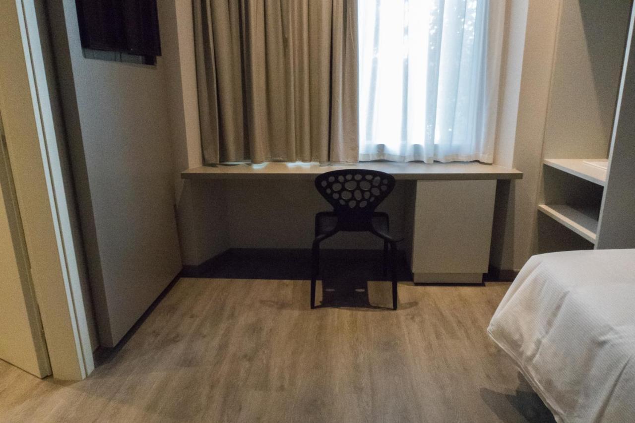 Single Room,736037056:JPEG