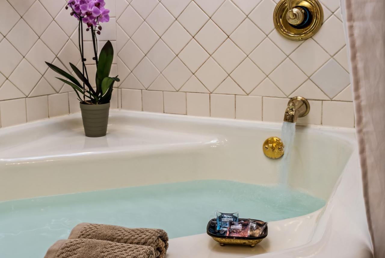 Comfort Queen Room