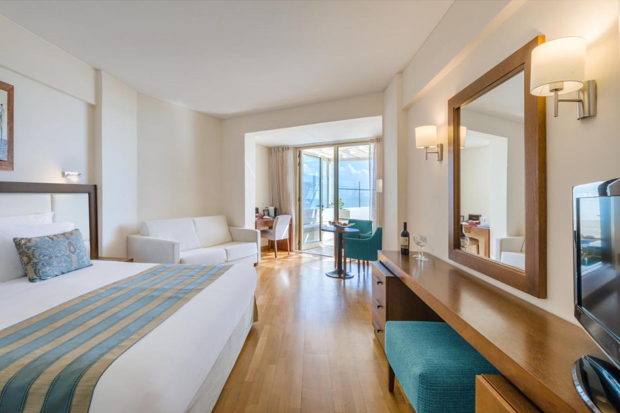 Junior Suite mit eigenem Whirlpool im Außenbereich