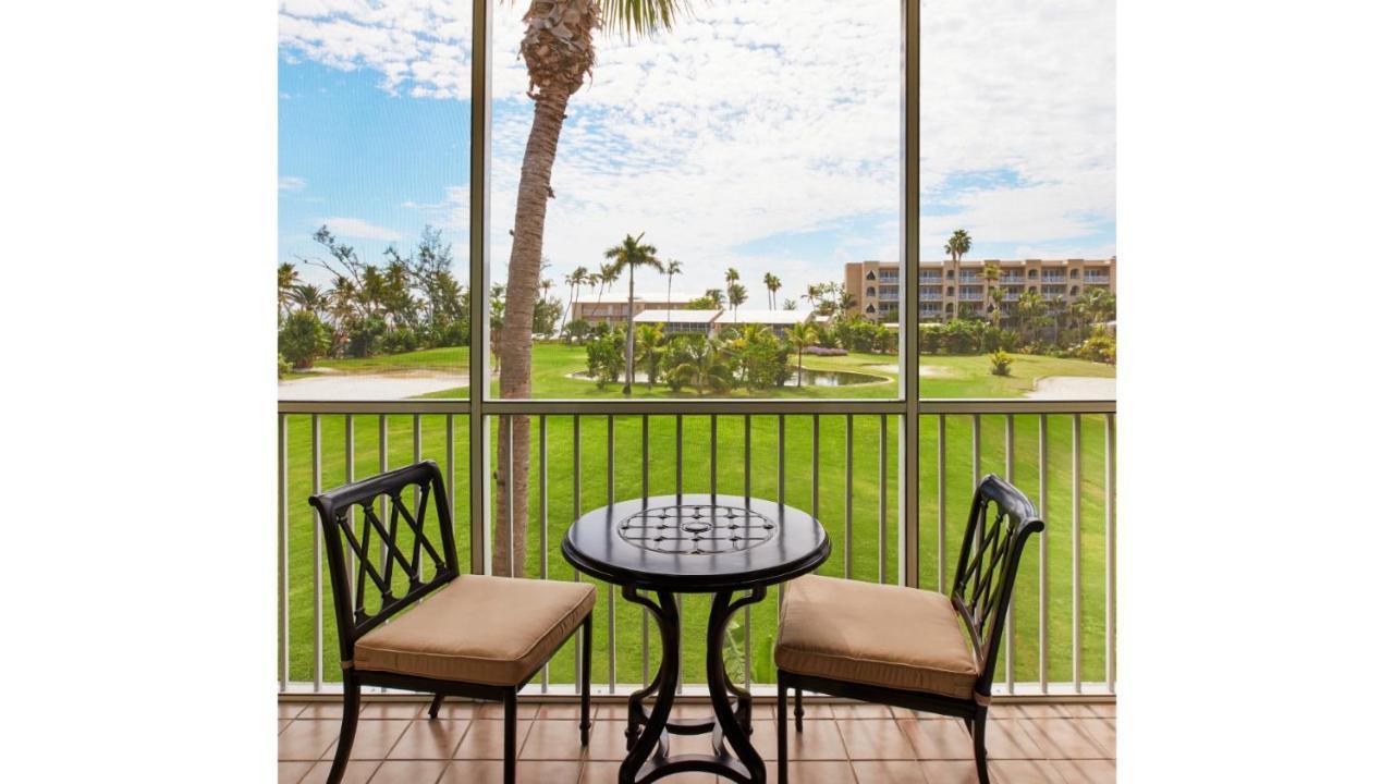 Golf Course Double Queen Guestroom