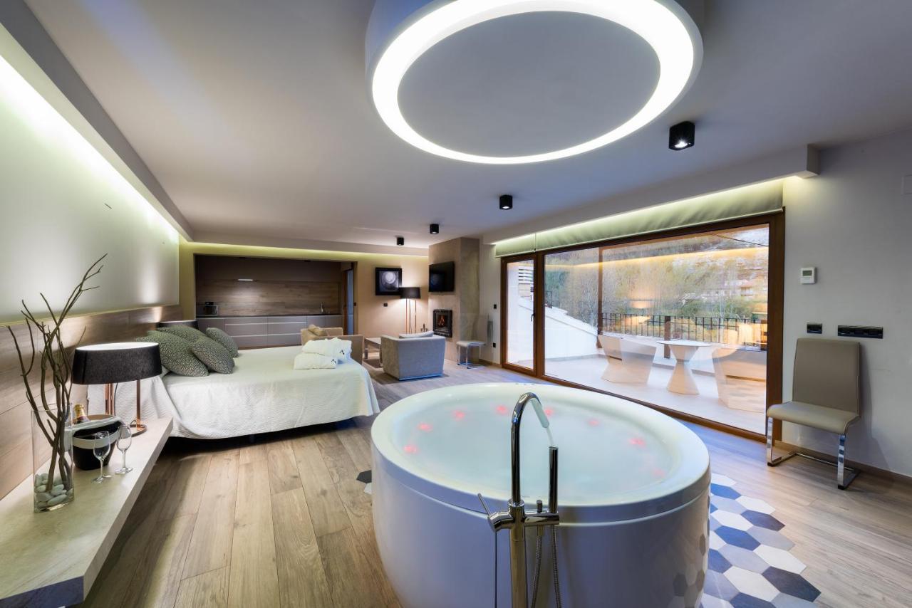 Deluxe Suite Spa Bath