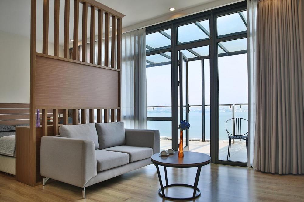 Apartment Terrace,737397640:JPEG