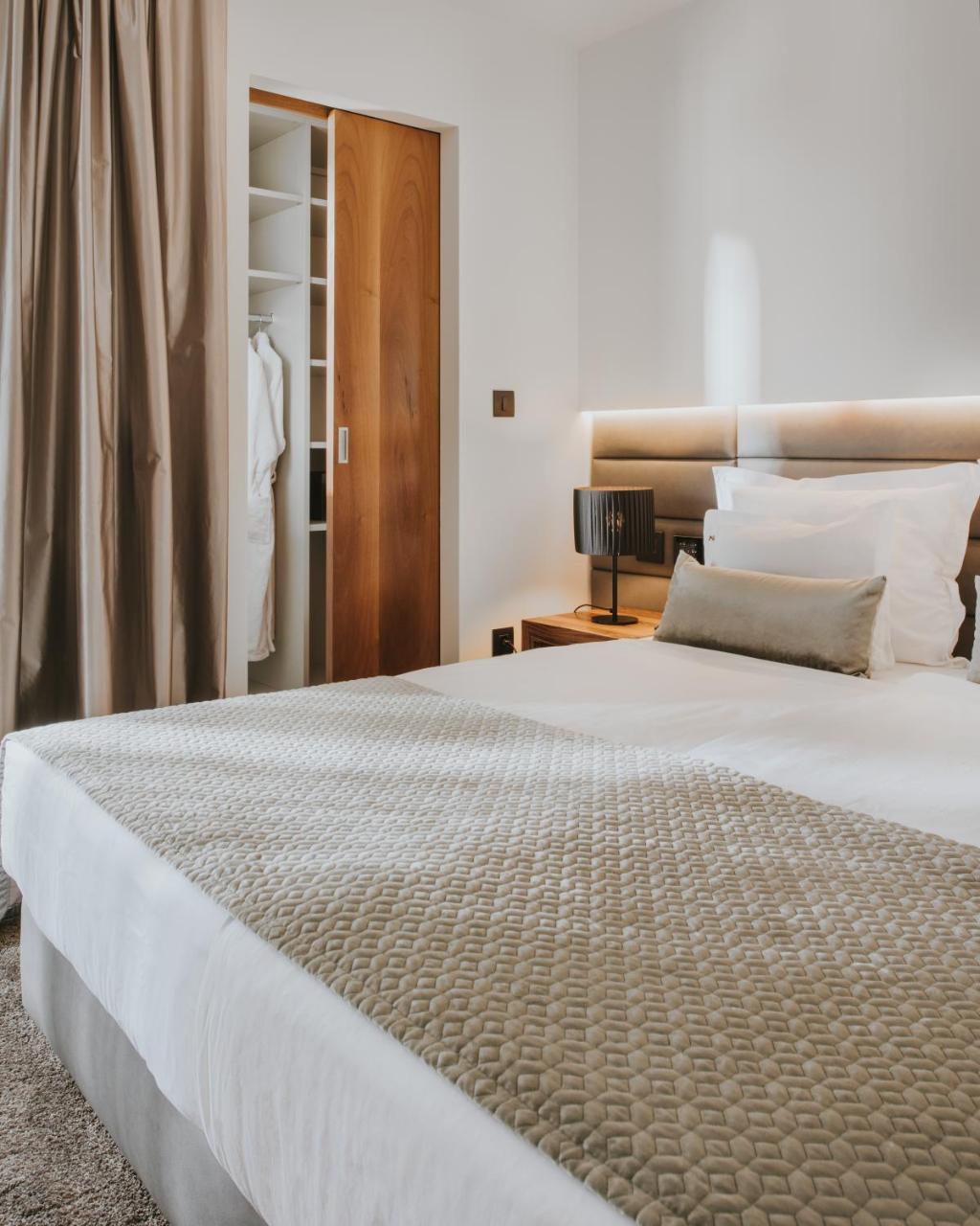 Deluxe Junior Suite