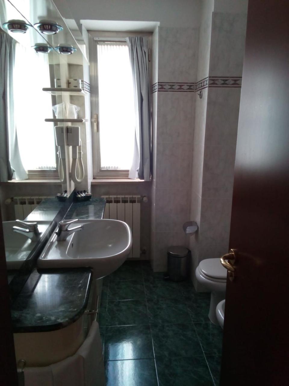 Single Room,738633511:JPEG