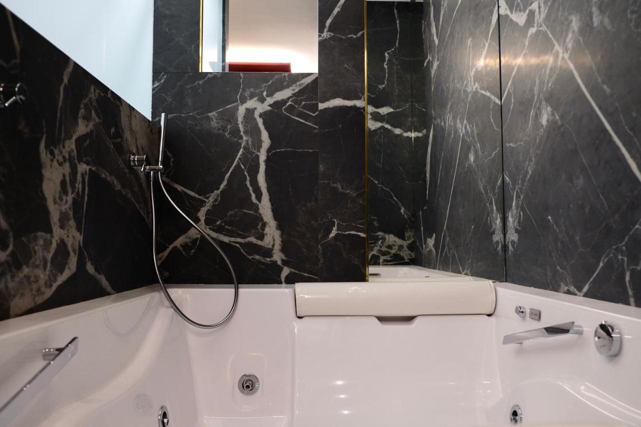 Suite Spa Bath