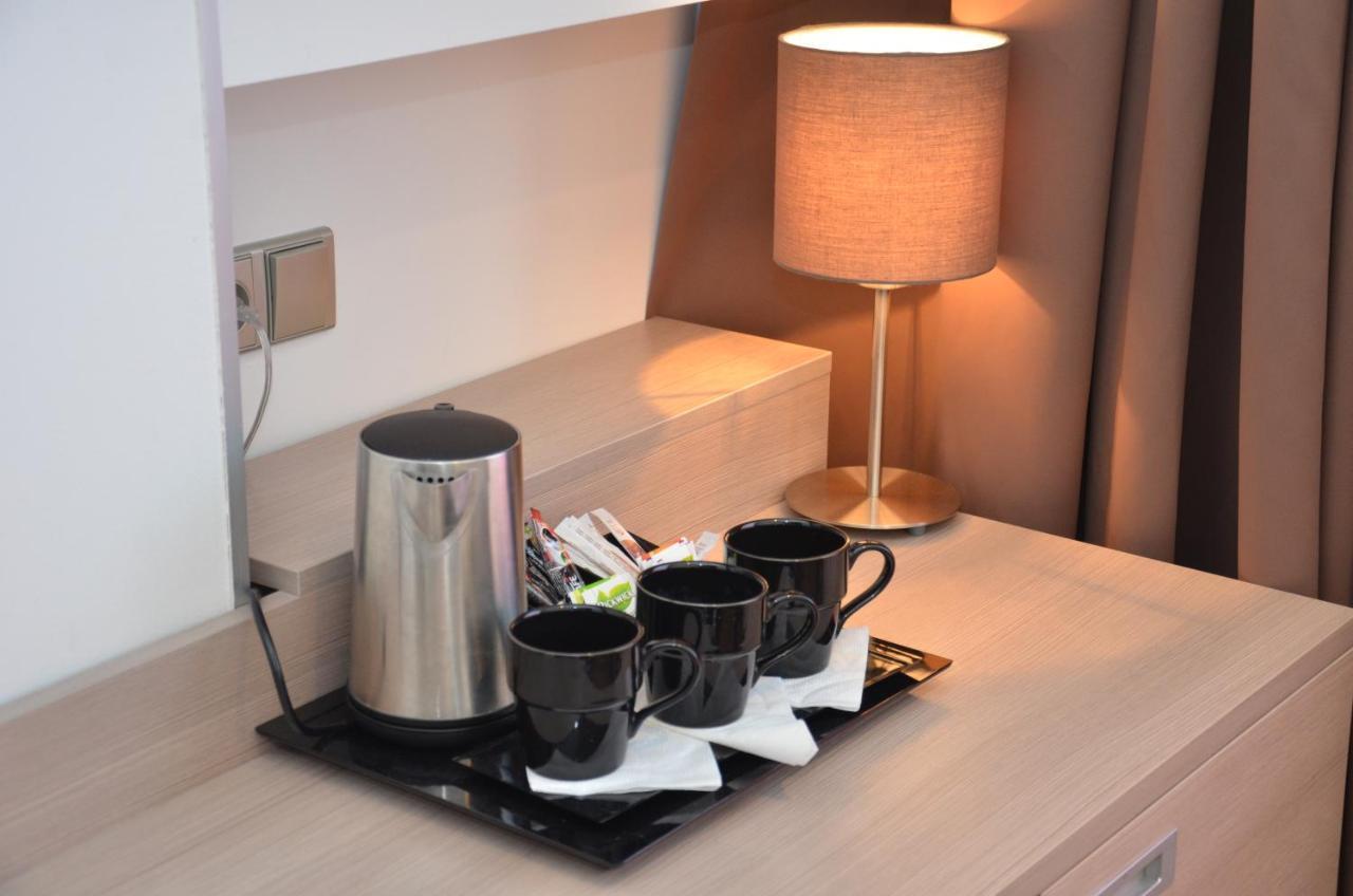 Deluxe Double or Twin Room with Pool Access,831163517:JPEG