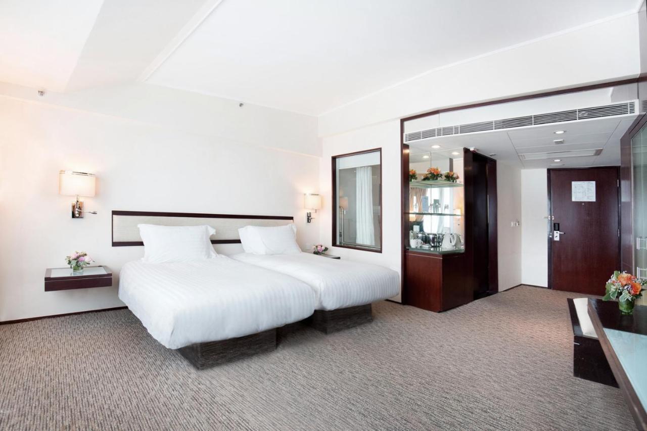 Premier Queen or Twin Room