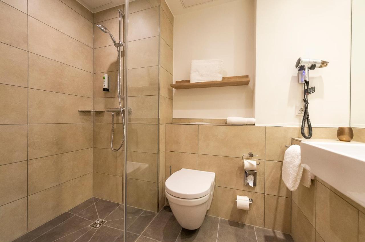 Single Room,739172149:JPEG