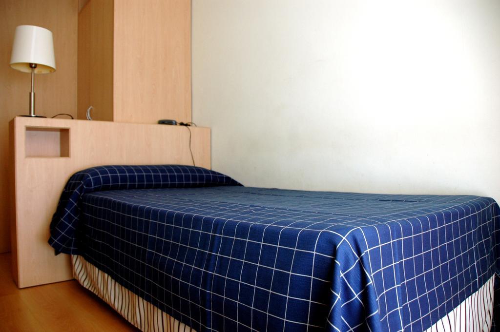 Single Room,117506782:JPEG
