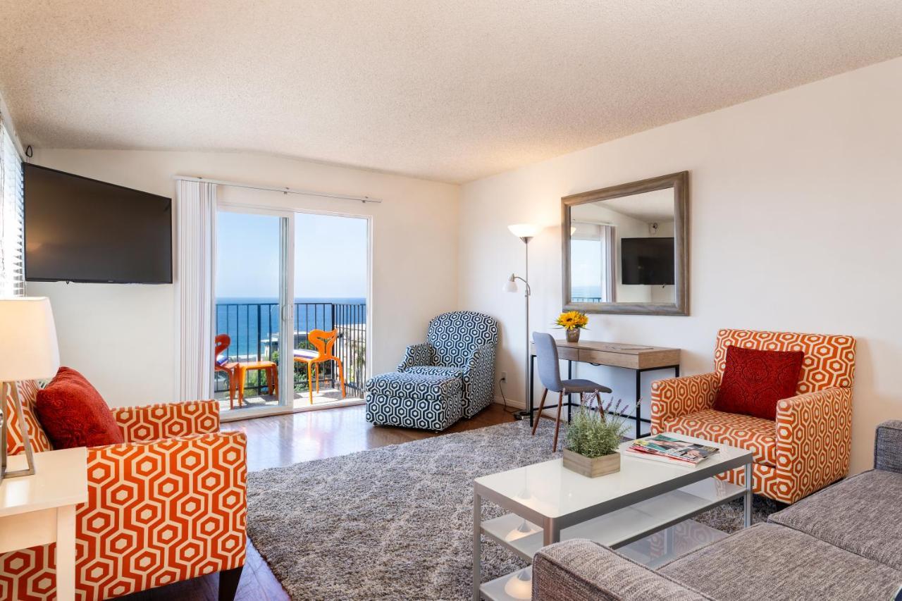 Two-Bedroom Two Bath Apartment Ocean view