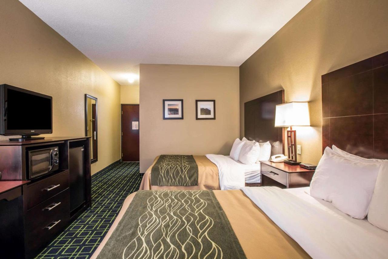 Queen Room Two Queen Beds Accessible or Non-Smoking