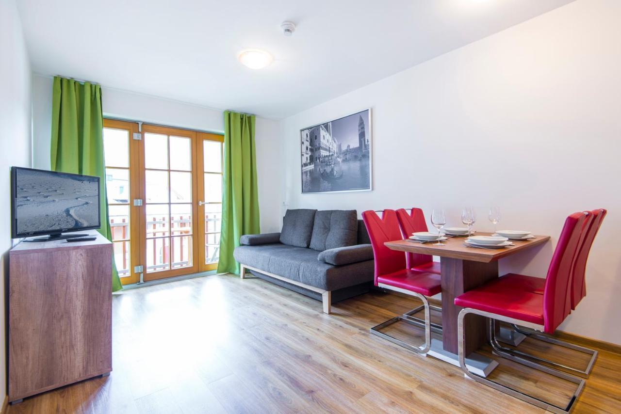 One-Bedroom Apartment Sofa Bed