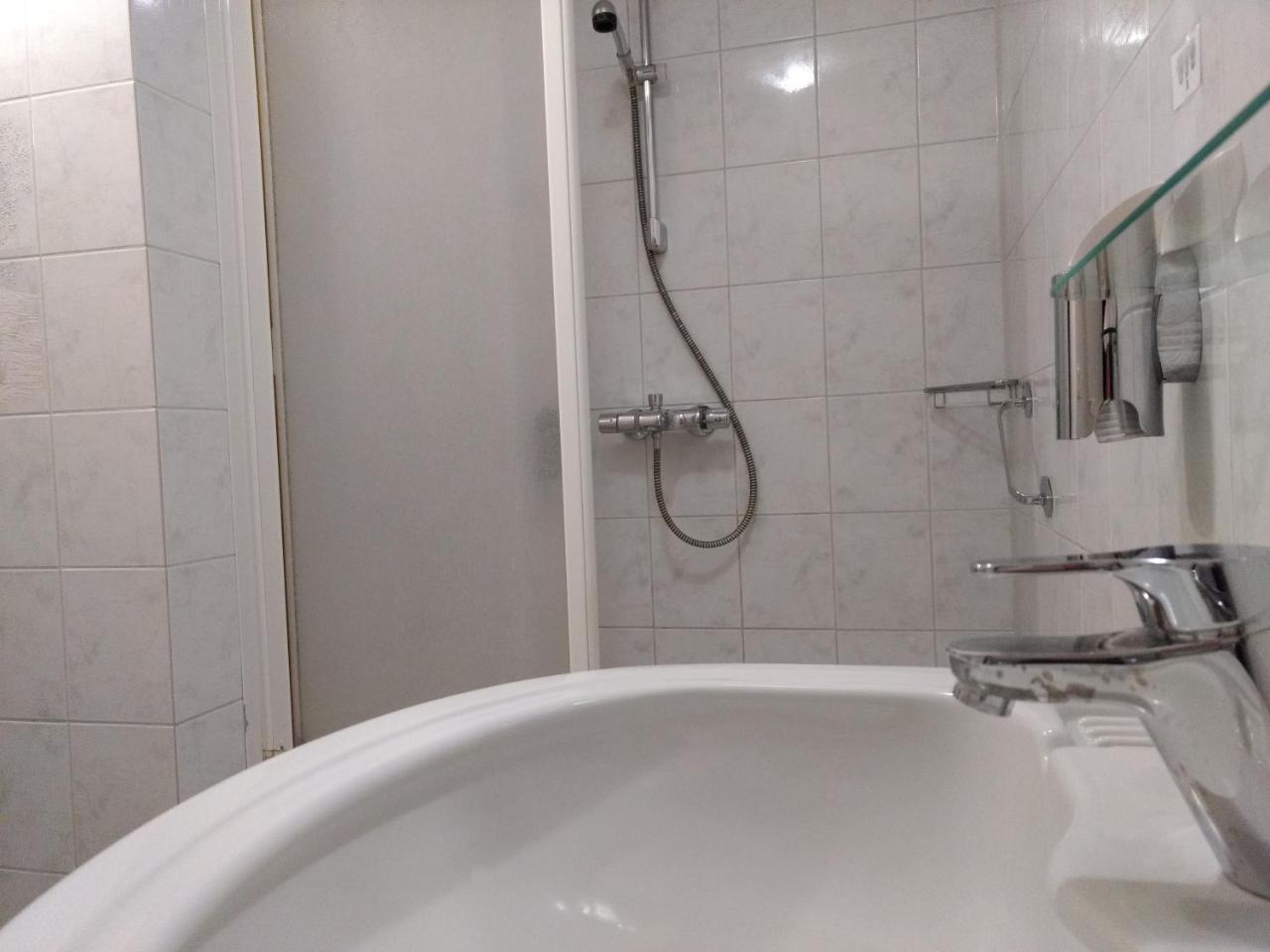 Family Room,1307458147:JPEG