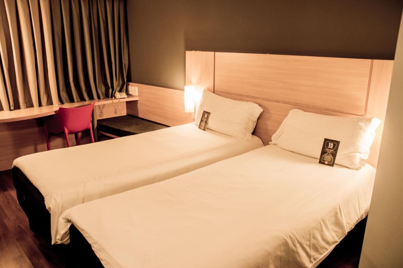 Standard Apartment Twin Beds
