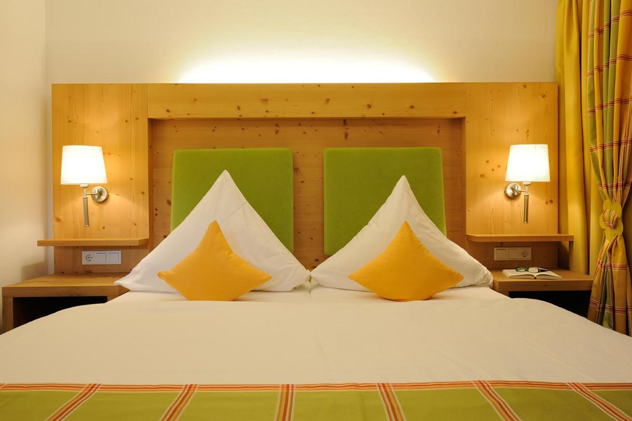 One-Bedroom Suite,744185287:JPEG