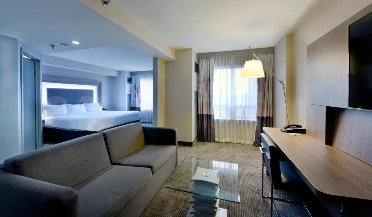 Junior King Suite Seating Area