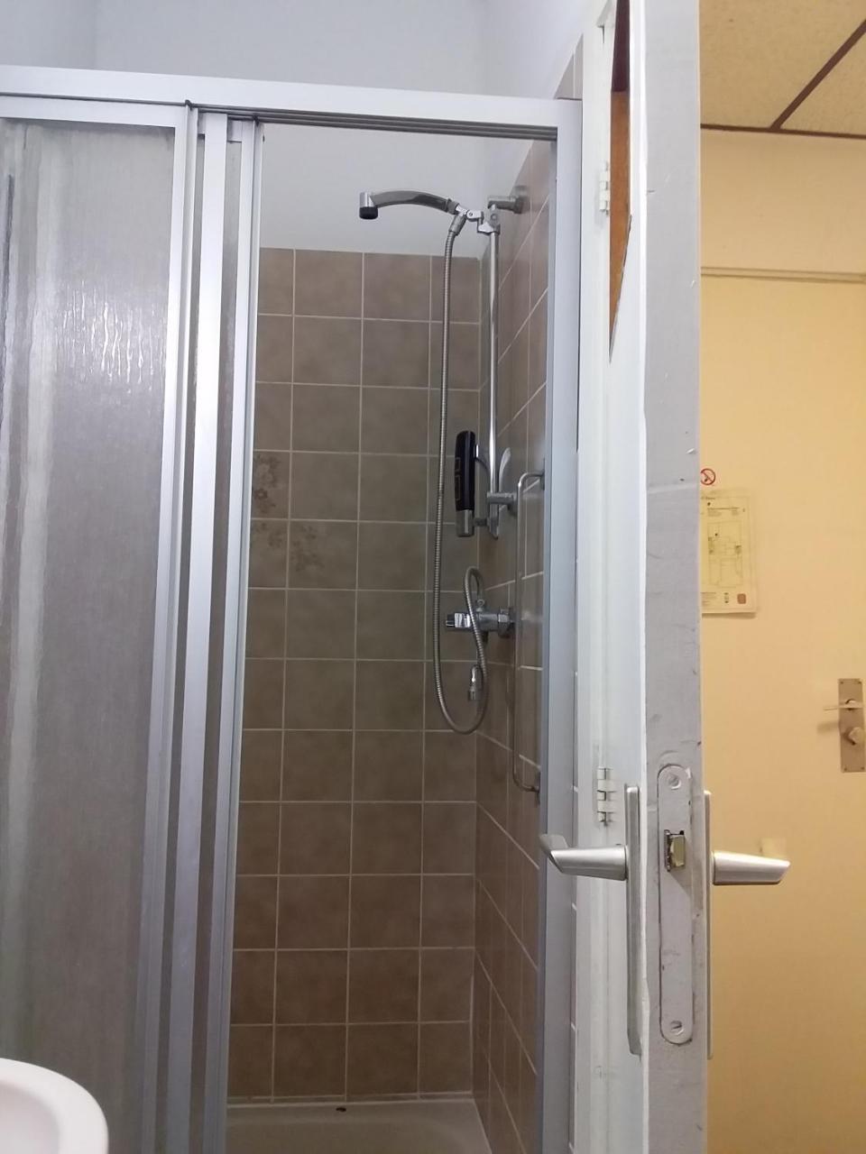 Single Room Private Bathroom