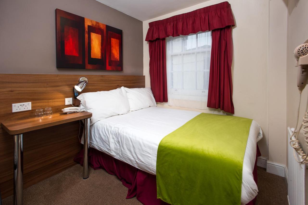 Double Room Shared Toilet