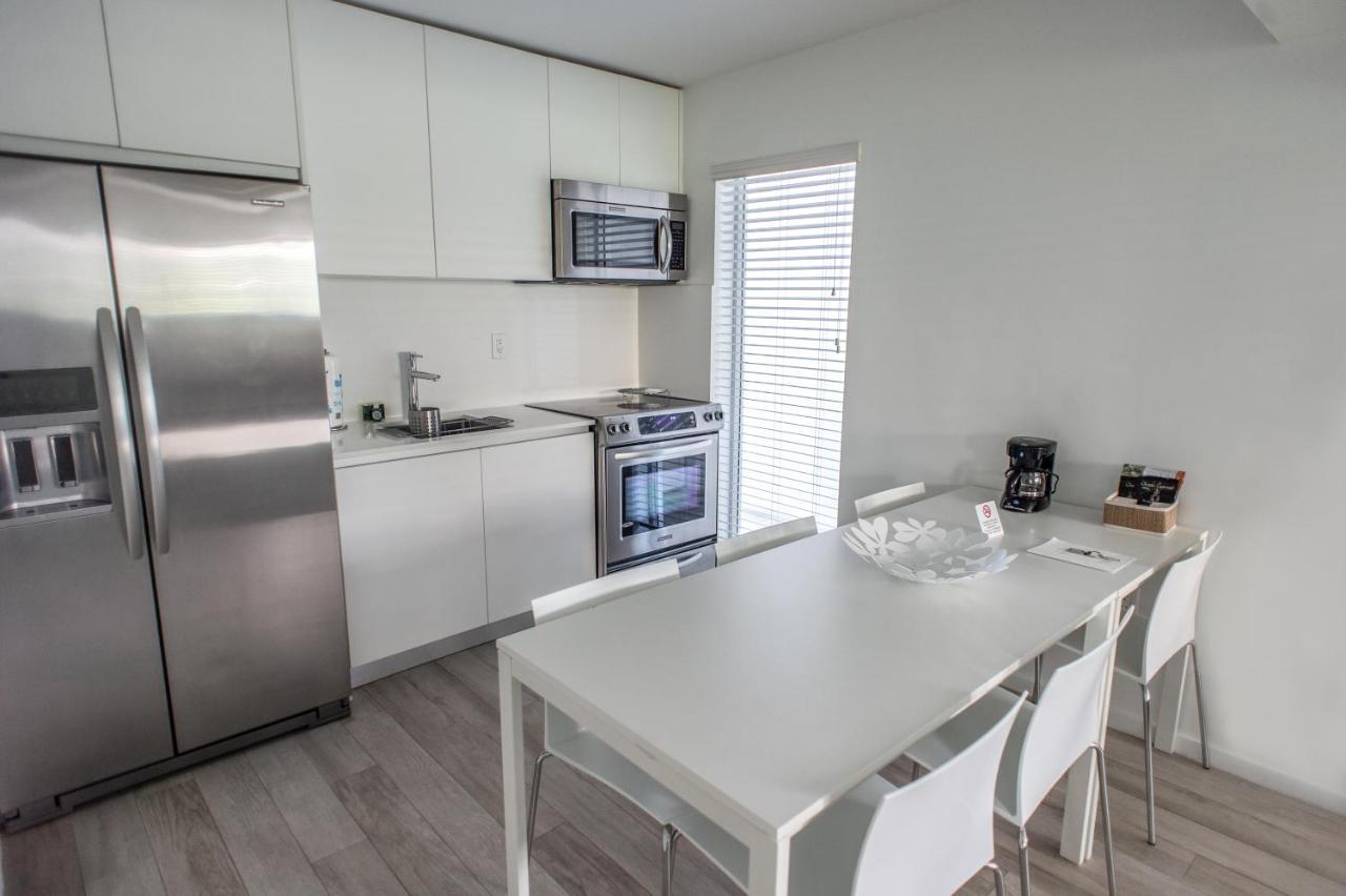 Two-Bedroom Apartment 1 King & 3 Twins