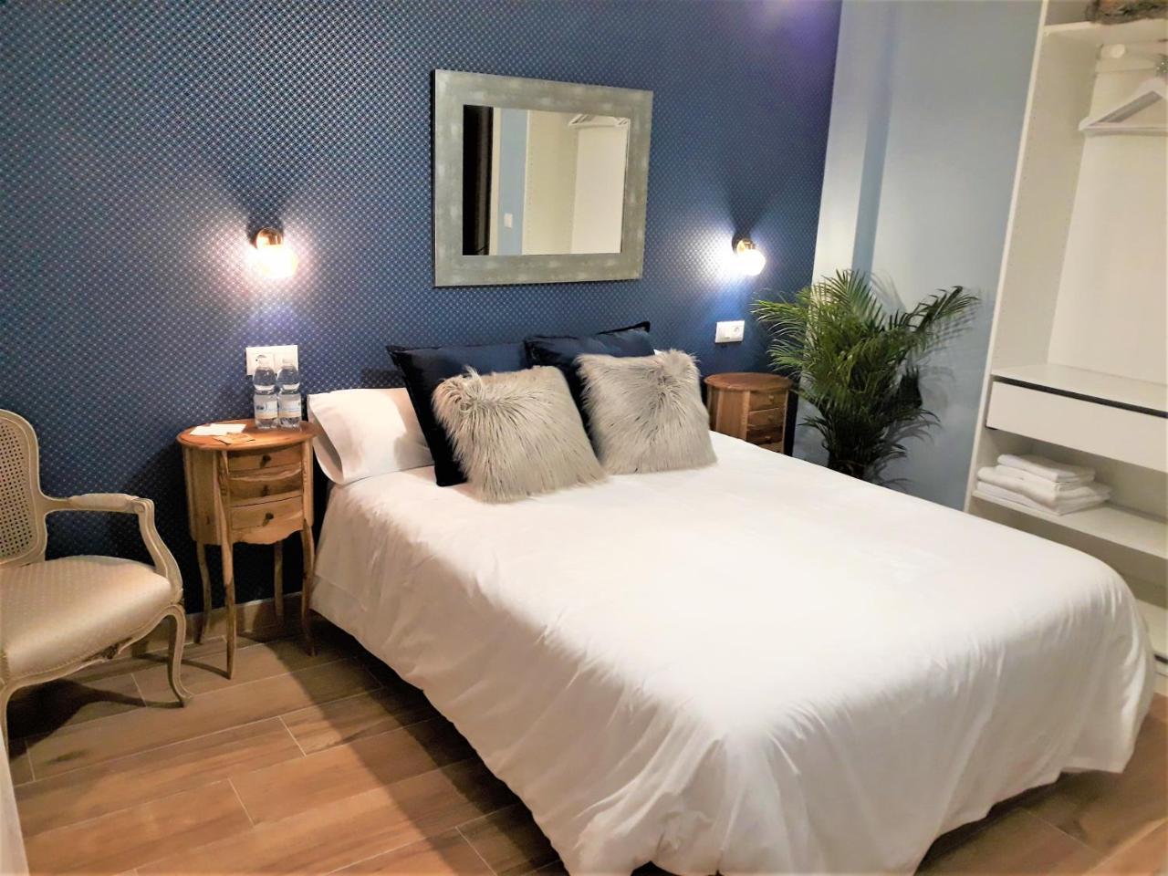 Deluxe Double Room Private Bathroom