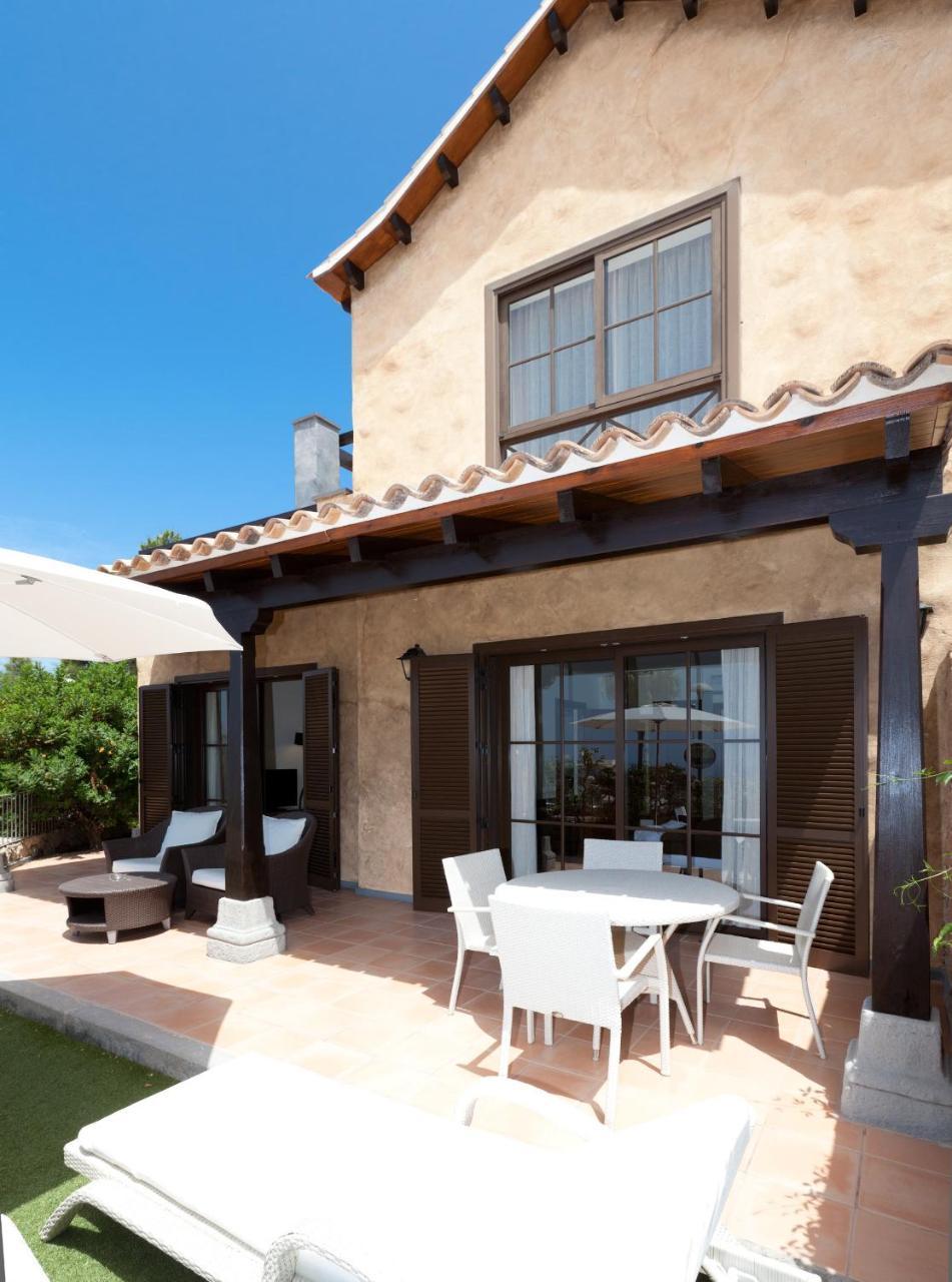 Two-Bedroom Villa exterior Spa Bath