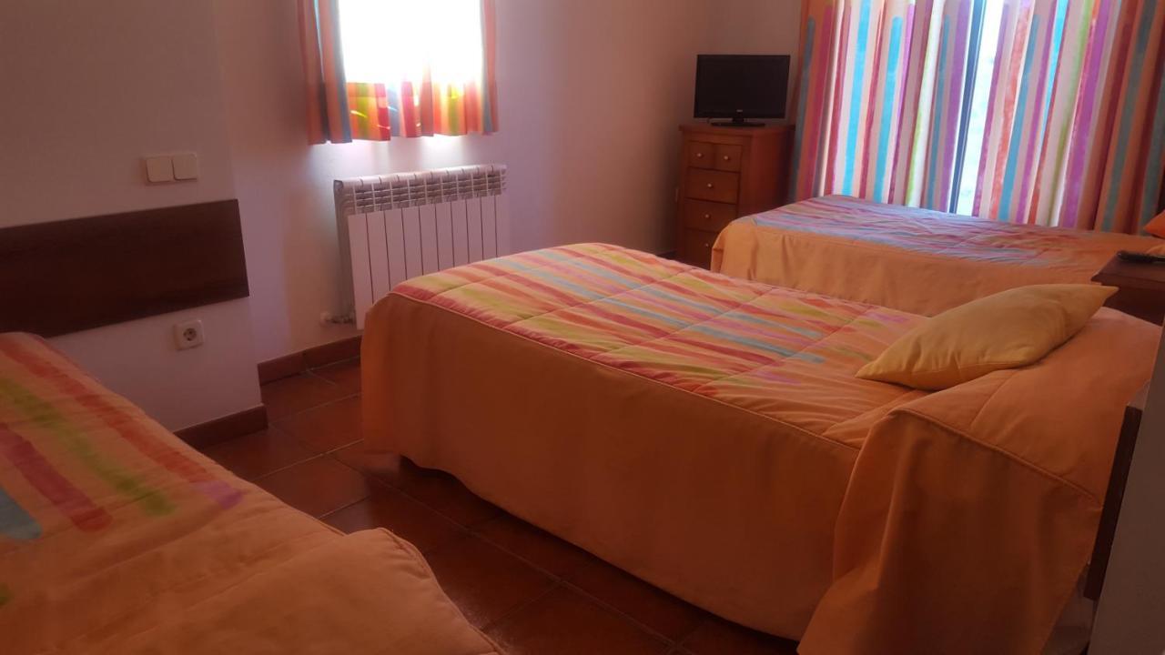 Deluxe Double Room (2 Adults + 1 Child),746049746:JPEG