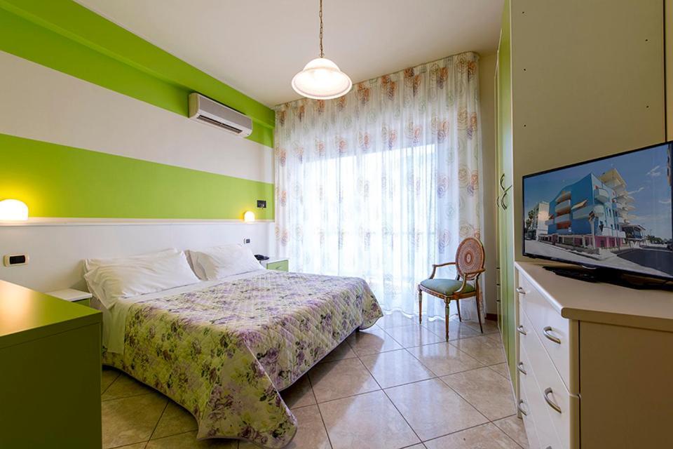 One-Bedroom House,746548013:JPEG