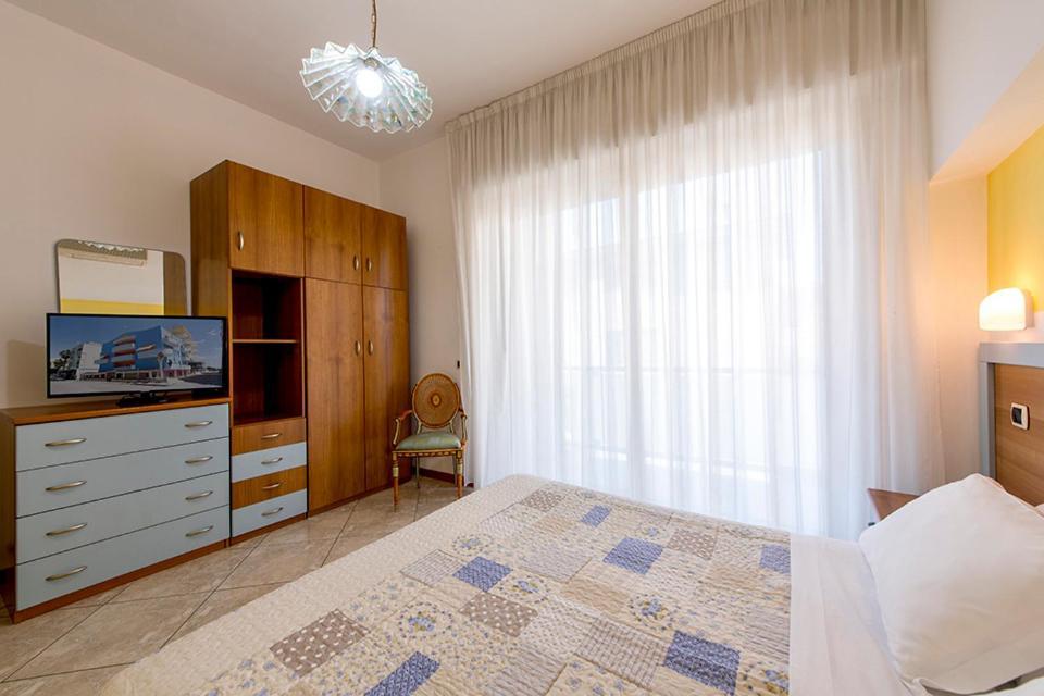 One-Bedroom House,746547590:JPEG