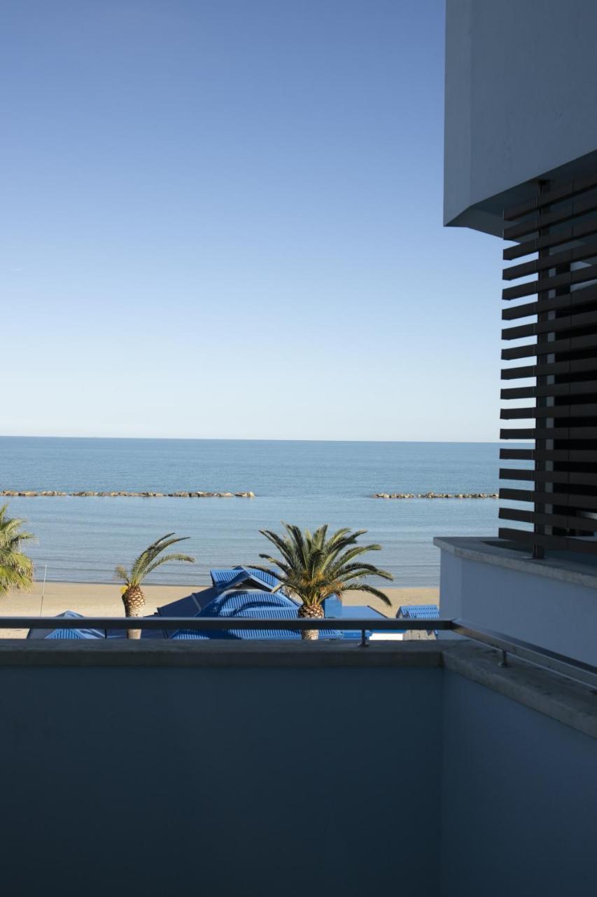One-Bedroom Apartment Sea View