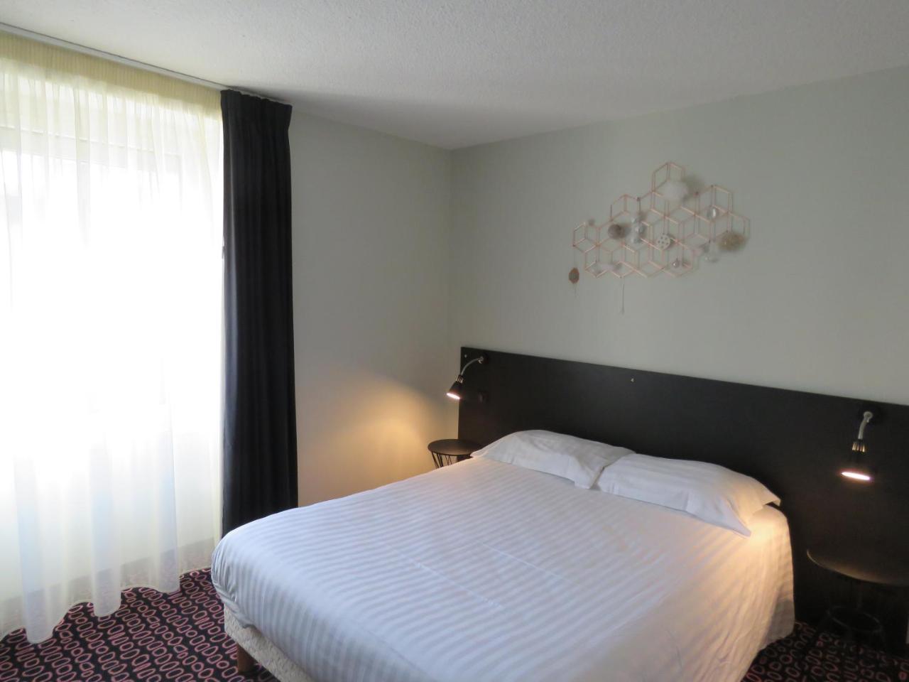 Classic Double Room Street Side
