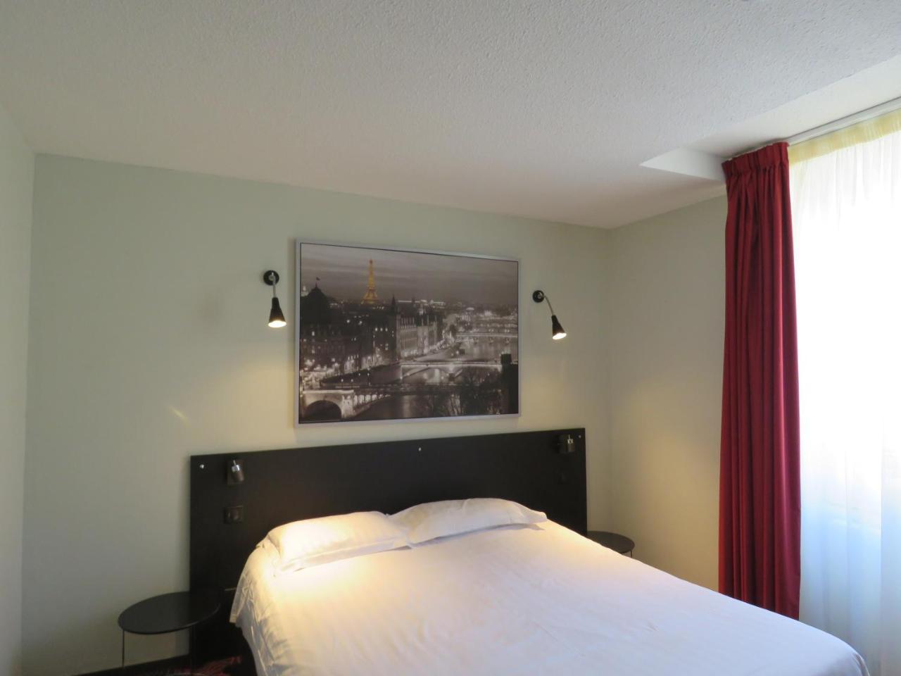 Classic Double Room Street Side