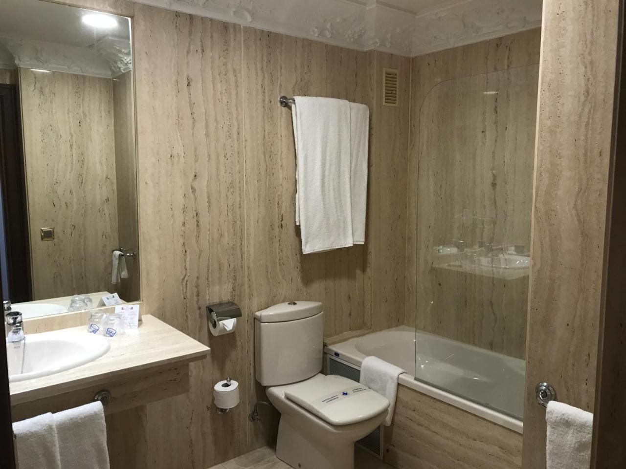Twin Room,828274727:JPEG