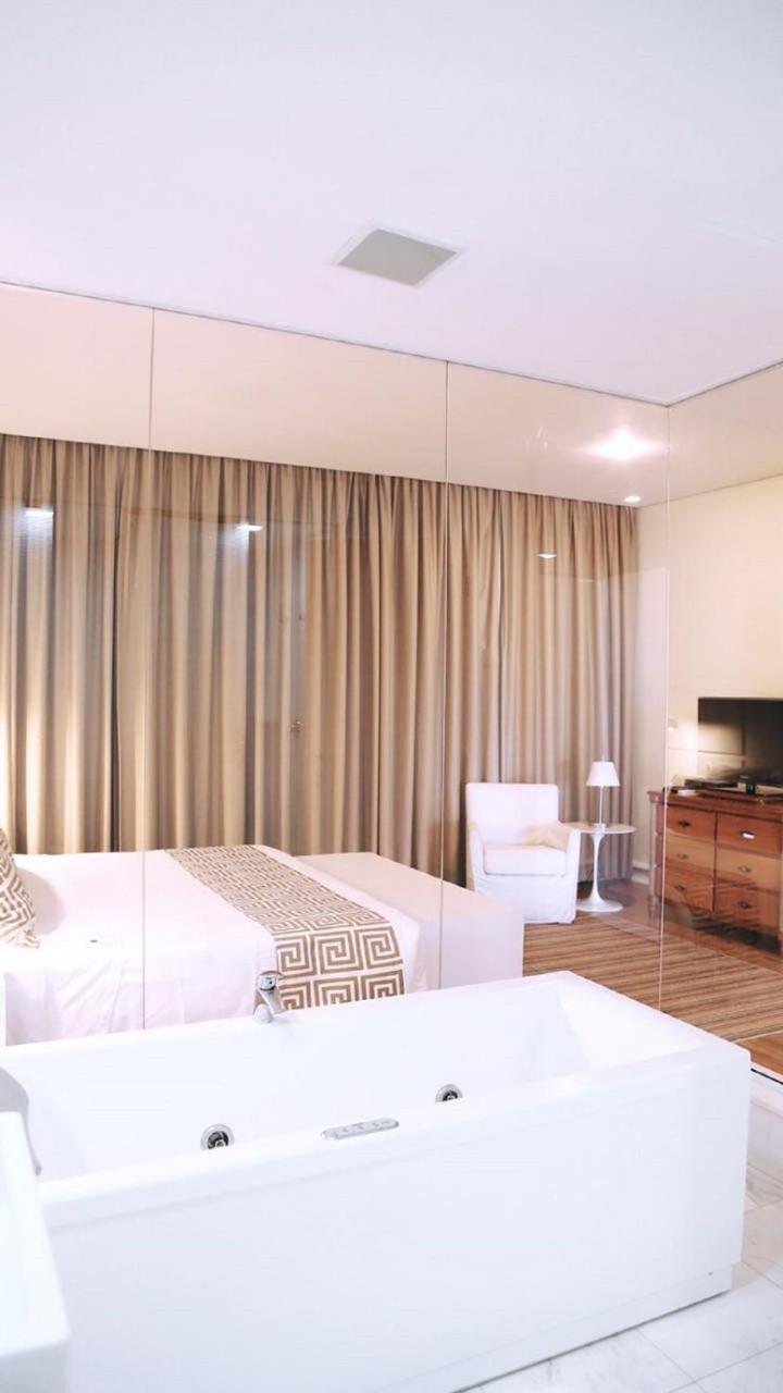 Luxury Suite Spa Bath