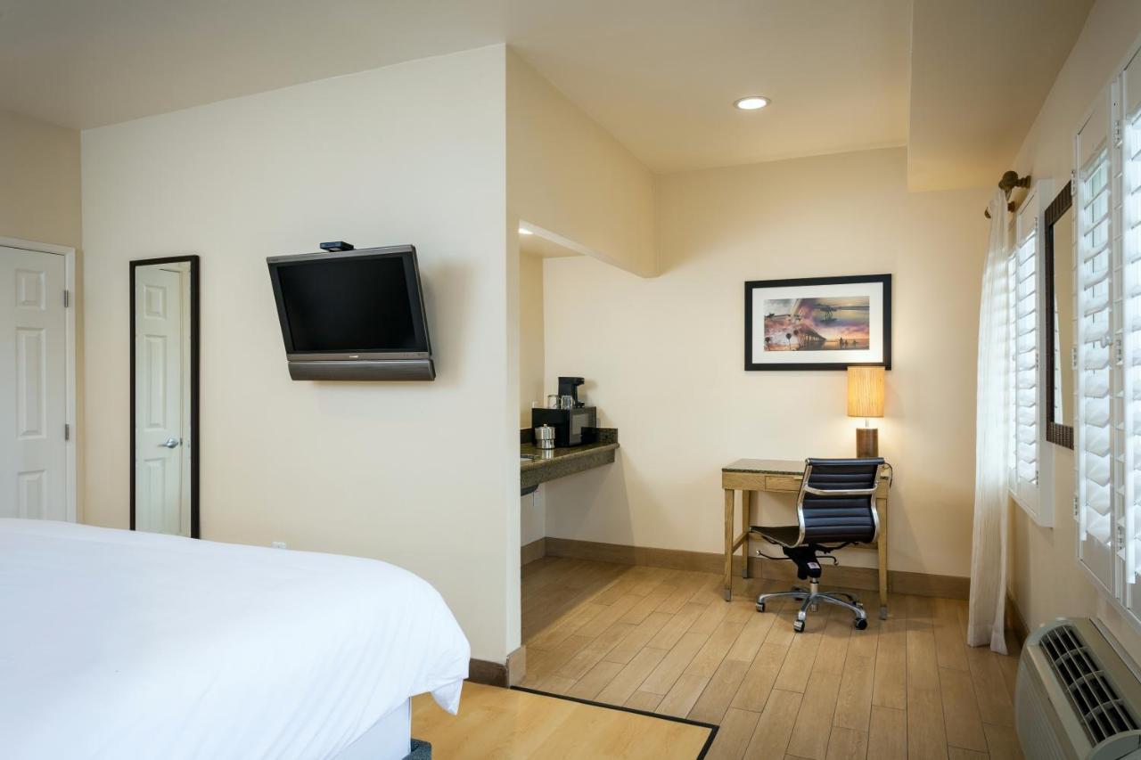Studio King bed