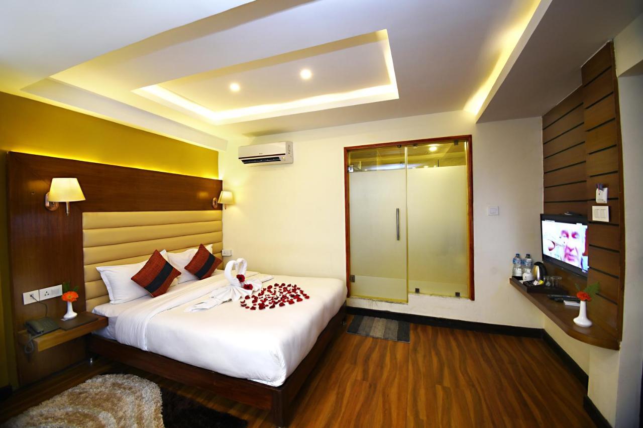 Deluxe Double Room Complimentary Airport Pick up or Drop