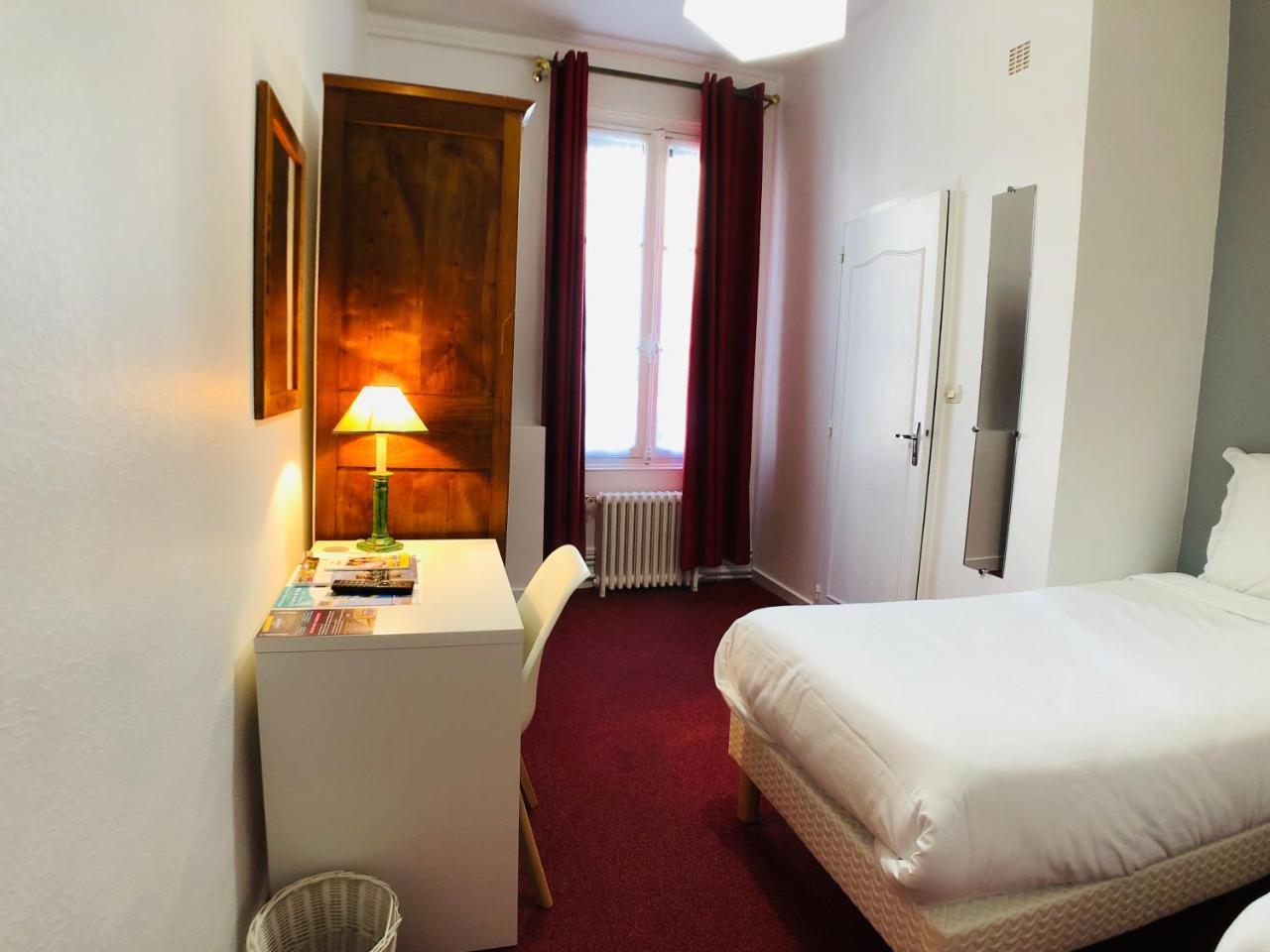 Standard Twin Room,749794607:JPEG
