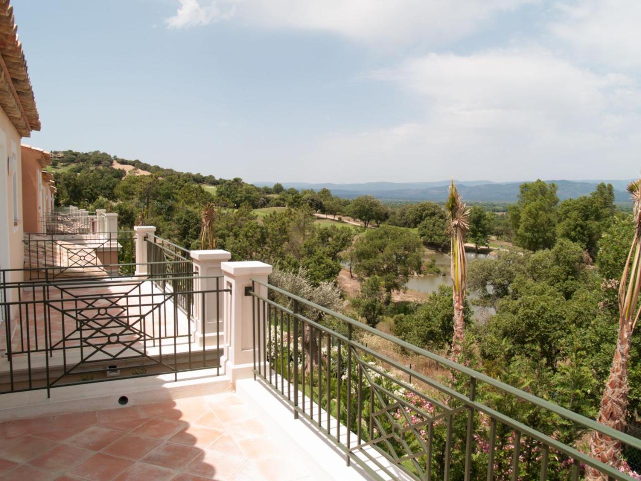 Two-Bedroom Villa Golfside