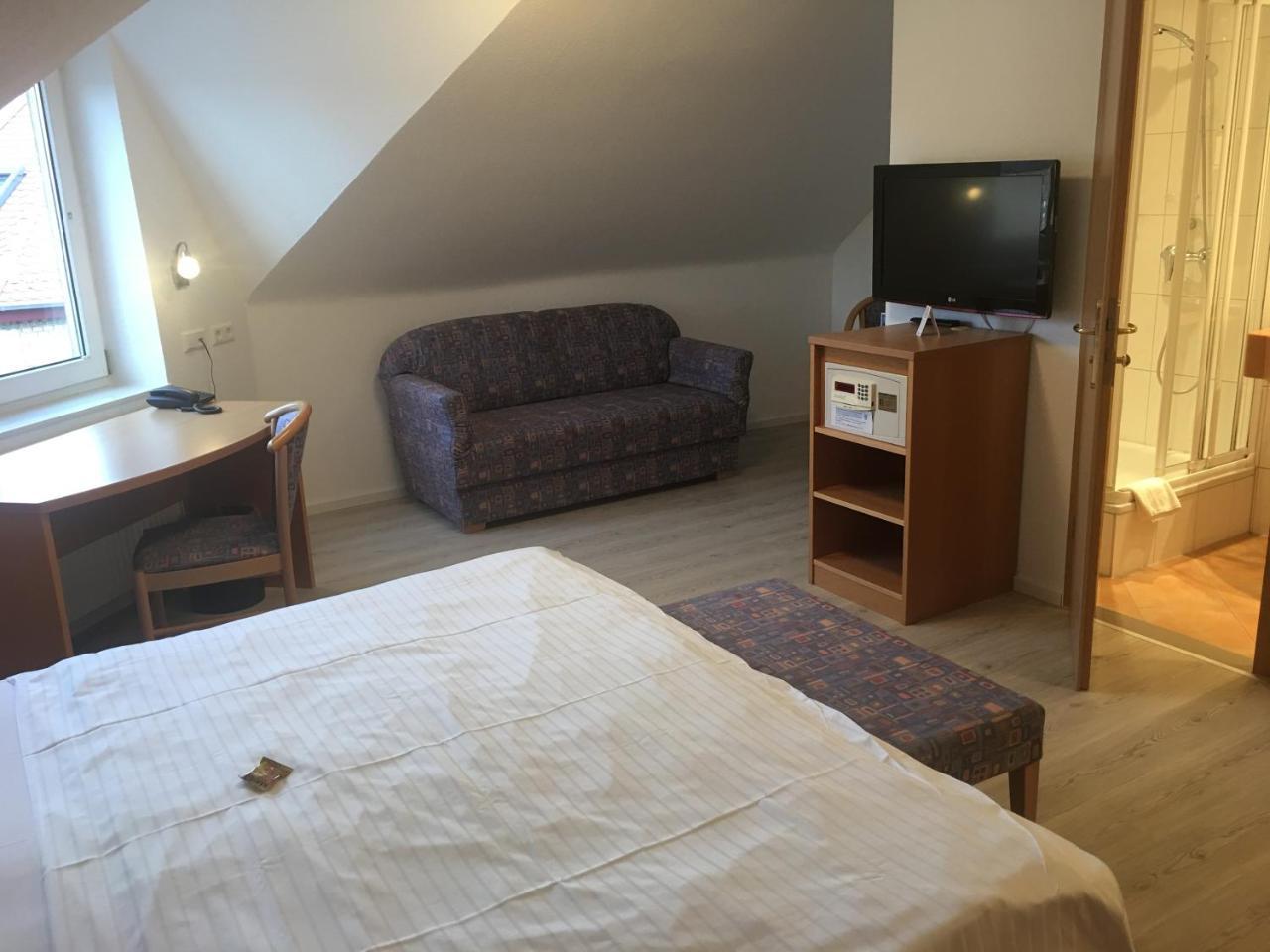 Economy Triple Room