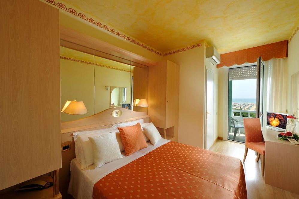 Doppelzimmer mit Balkon