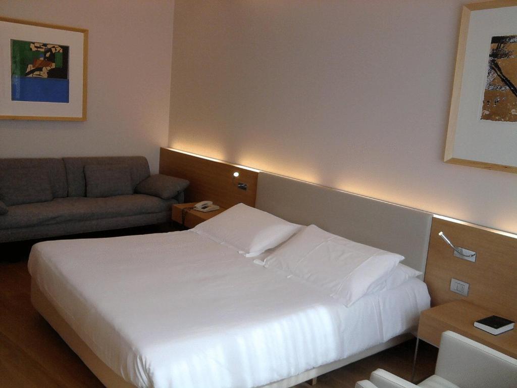Double or Twin Room,743182183:JPEG