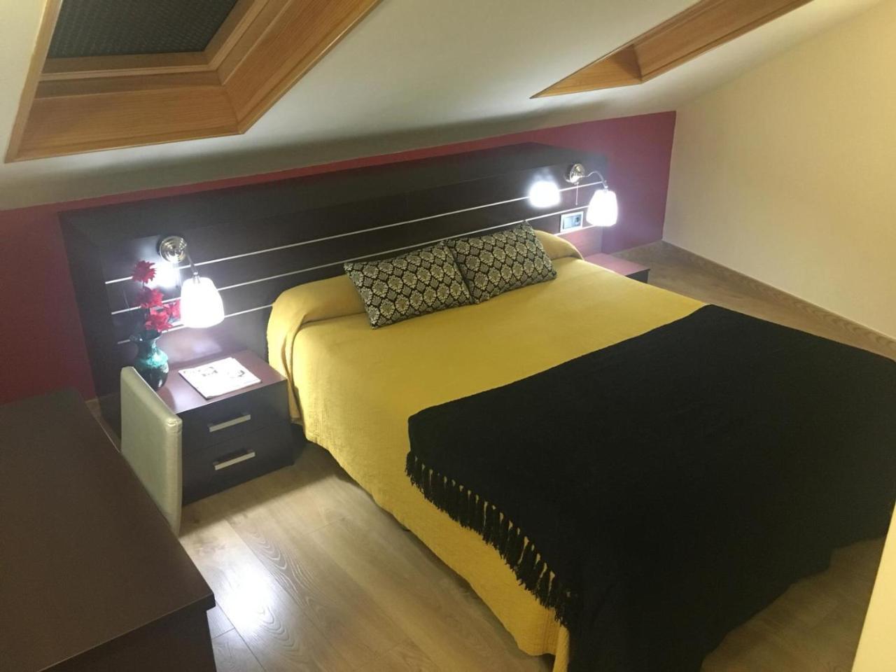 Queen Room,789459099:JPEG