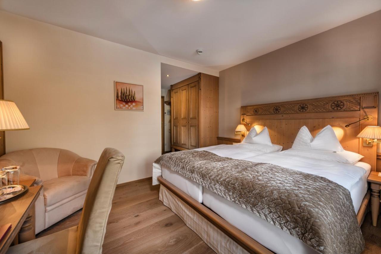 Small Double Room,750628451:JPEG