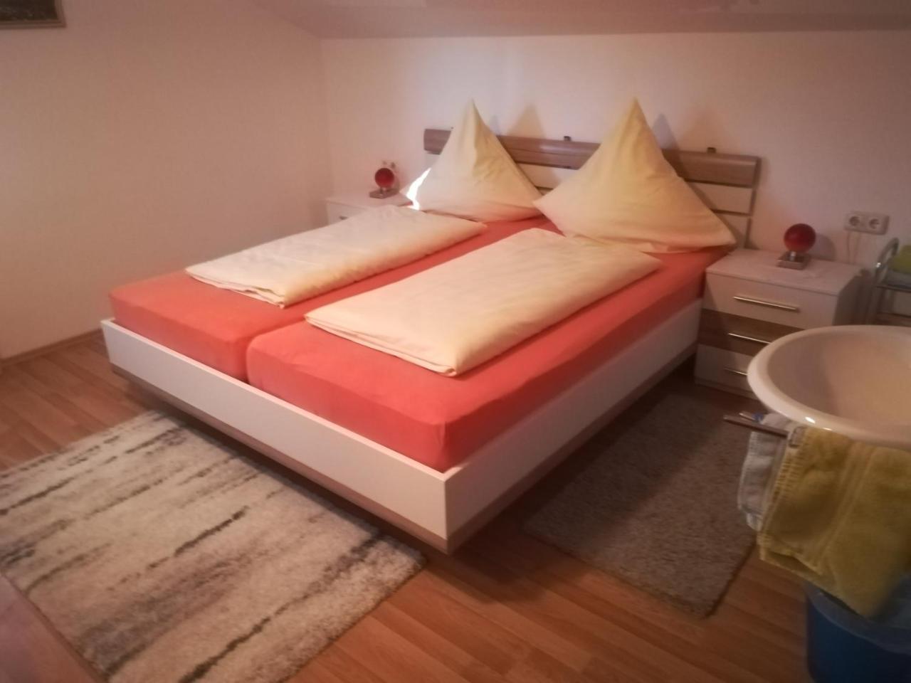 Deluxe Double Room Shower
