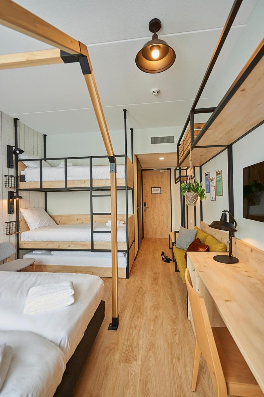 Family Room 5 beds