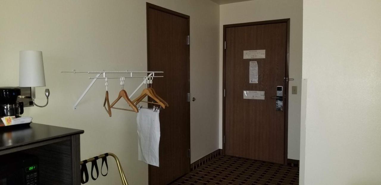 Double Room with Two Double Beds and Bath Tub - Mobility Accessible/Non-Smoking