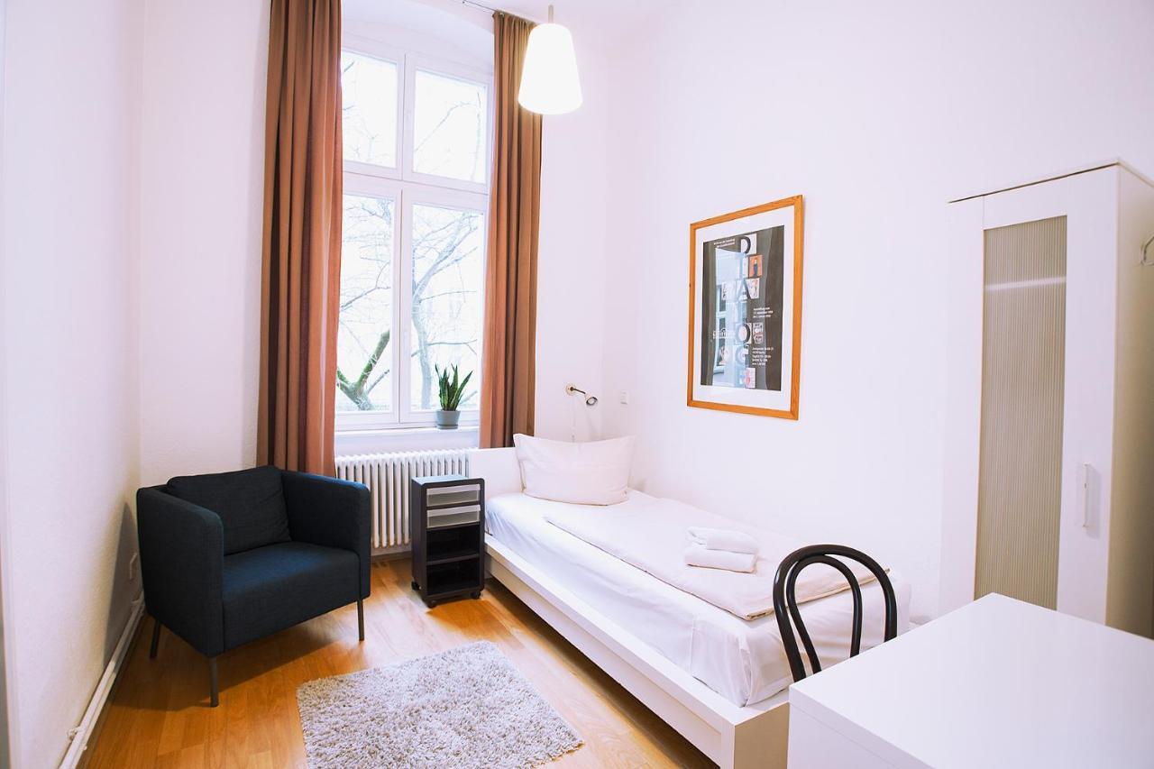 Single Room,753209273:JPEG