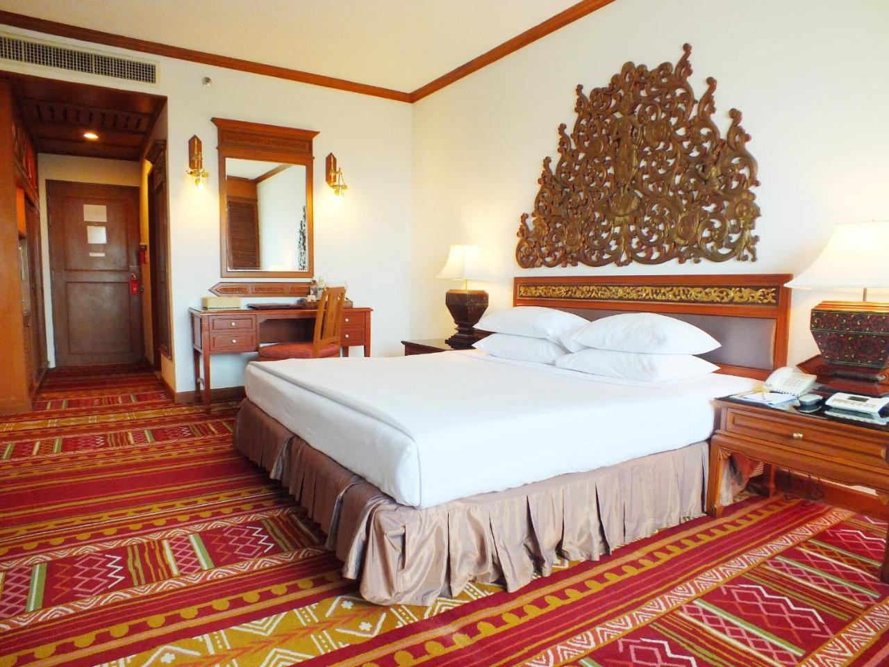 Deluxe Double or Twin Room