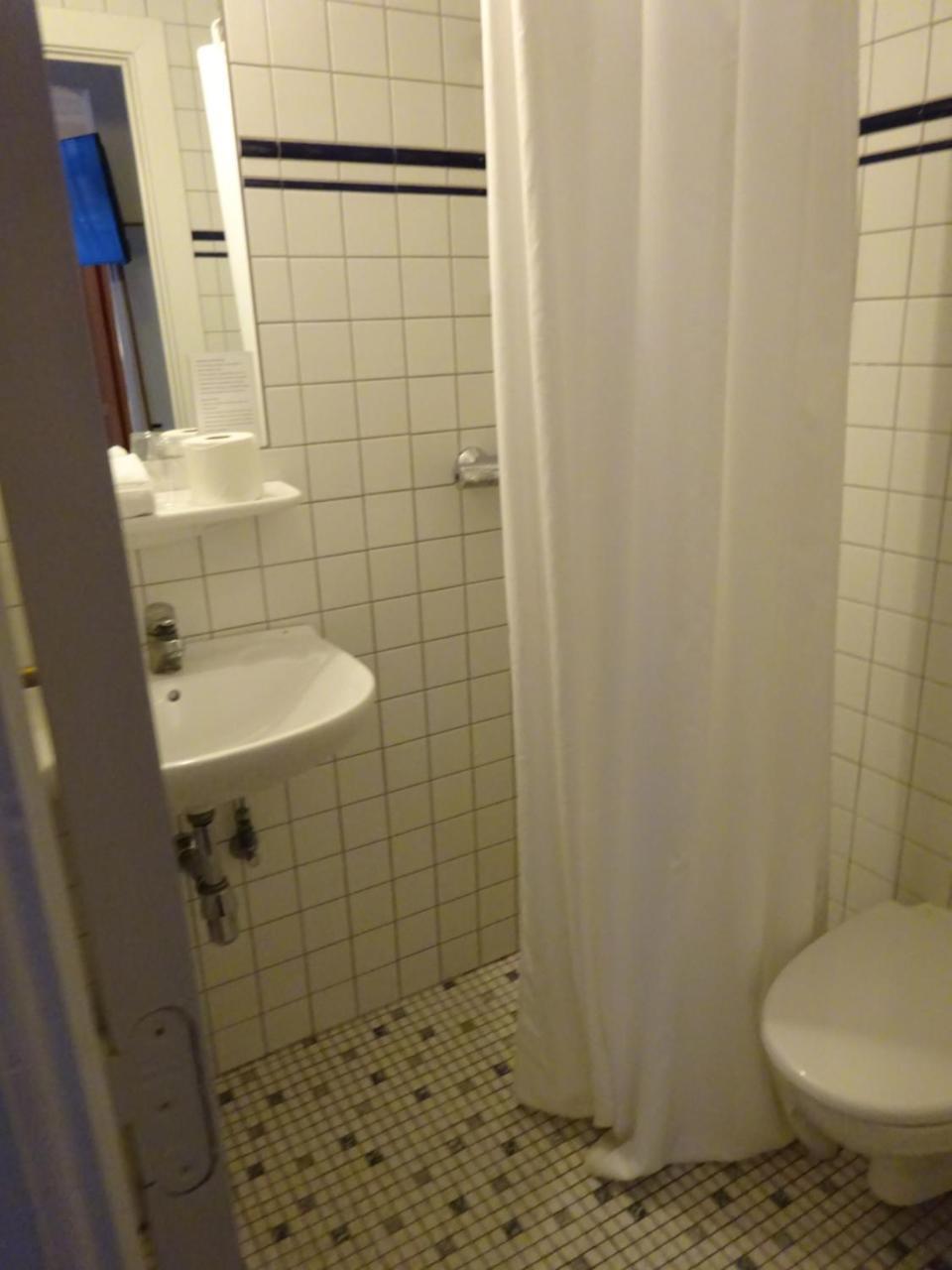 Chambre Quadruple avec Salle de Bains