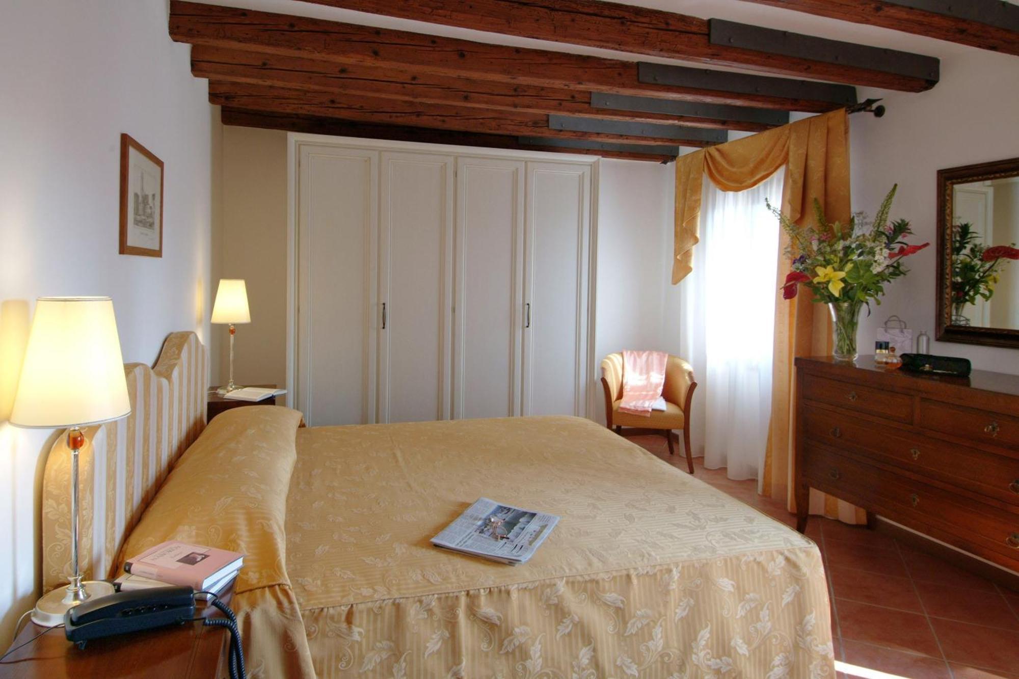 Classic One-Bedroom Apartment